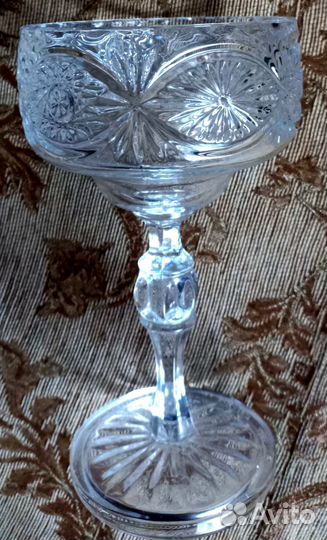 Ваза на ножке конфетница