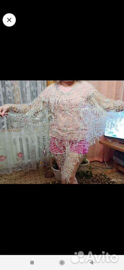 Нарядная шаль с кистями