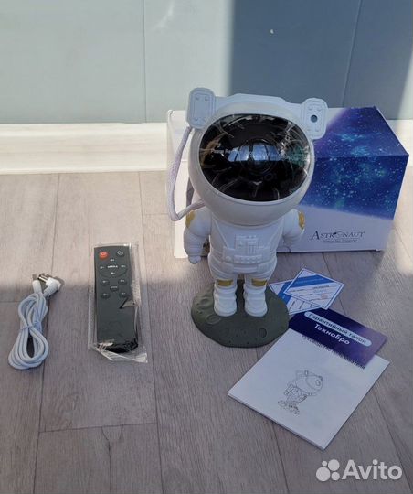 Ночник проектор звездного неба космонавт
