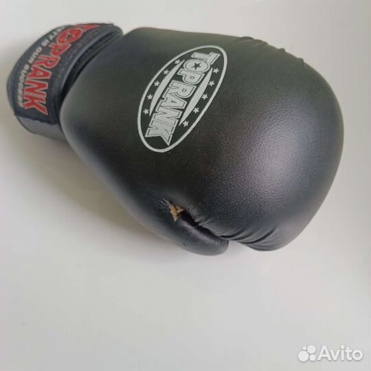 Боксерские перчатки