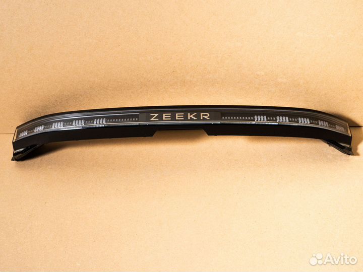 Фонарь задний центральный Zeekr 001 оригинал