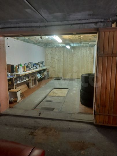 Гараж, > 30 м²