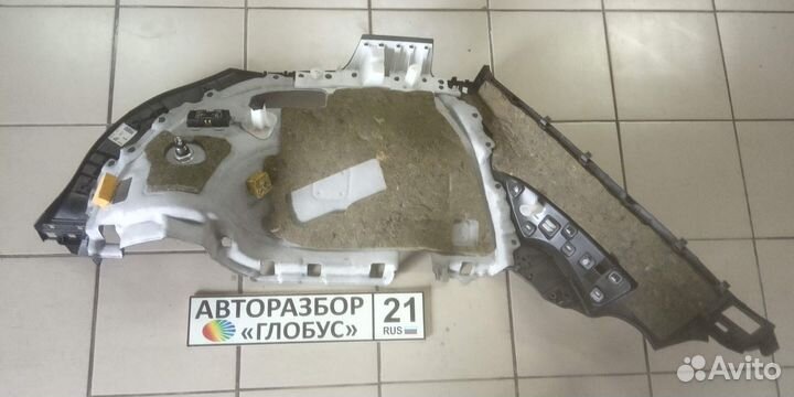 Обшивка багажника правая Инфинити Infiniti QX70