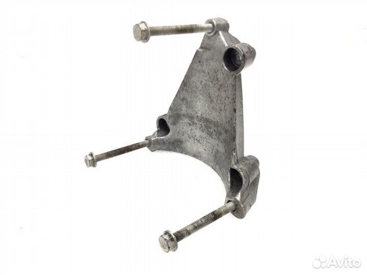 Кронштейн компрессора кондиционера Audi A6 C6 BDW