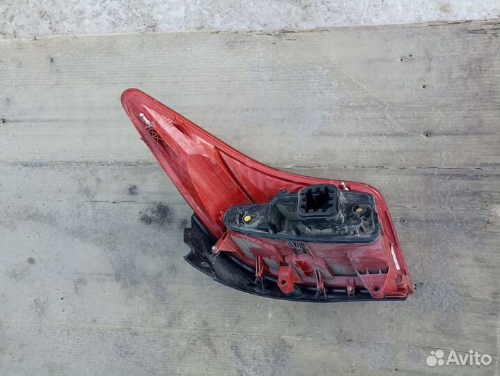 Фонарь задний левый Peugeot 308 универсал