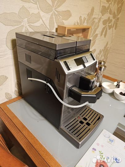 Кофемашина Saeco Lirika One touch cappuccino