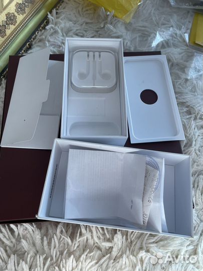 Коробка от iPhone 5s