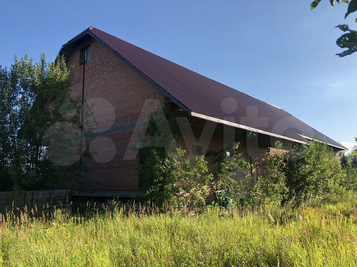 Здание, 1200 м²