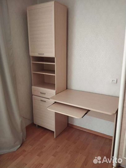 Компьютерный стол и шкаф