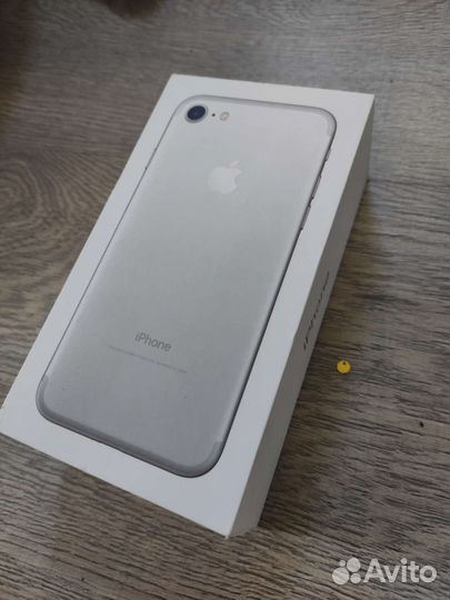 Коробка от iPhone 7 128gb