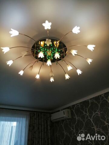 Продам люстру