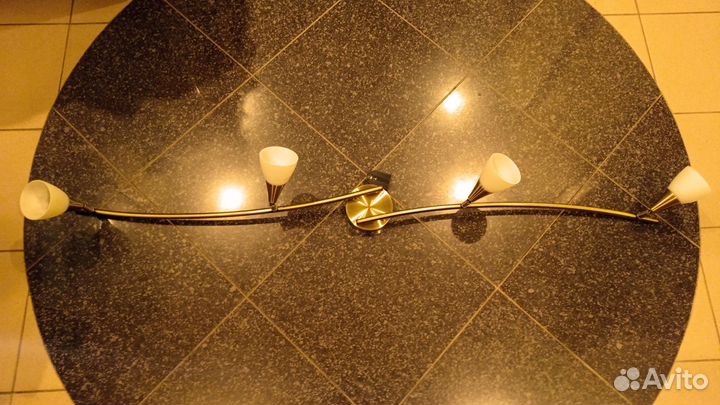 Светильники Massive Спот золотого цвета на потолок