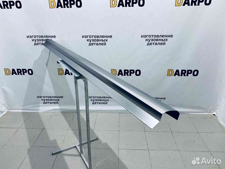 Пороги для Toyota Auris 2006-2012 (E150)