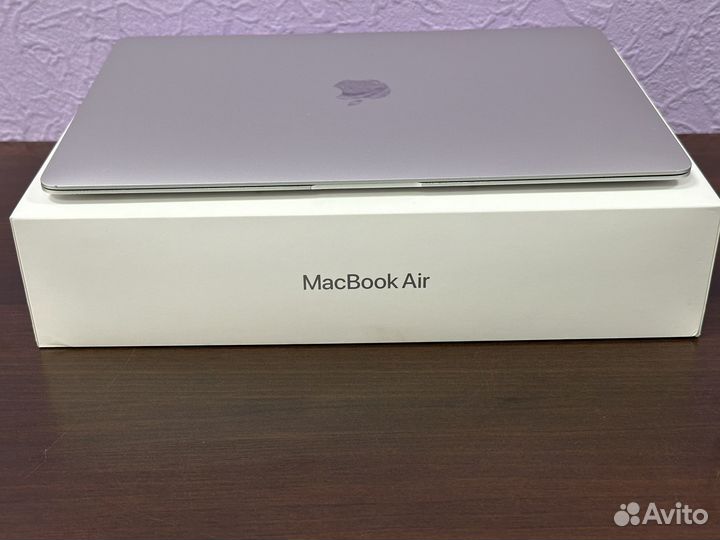 Macbook Air 13 2020 i3/8/256GB. Ростест