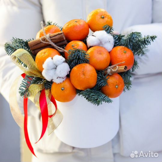 Мандарины в шляпной коробке