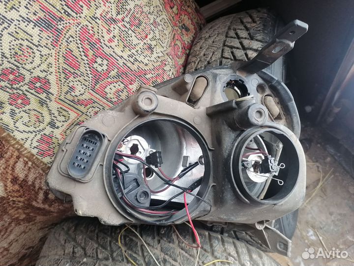 Передние фары на LADA priora