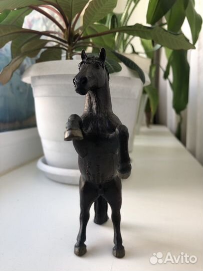 Лошадь schleich