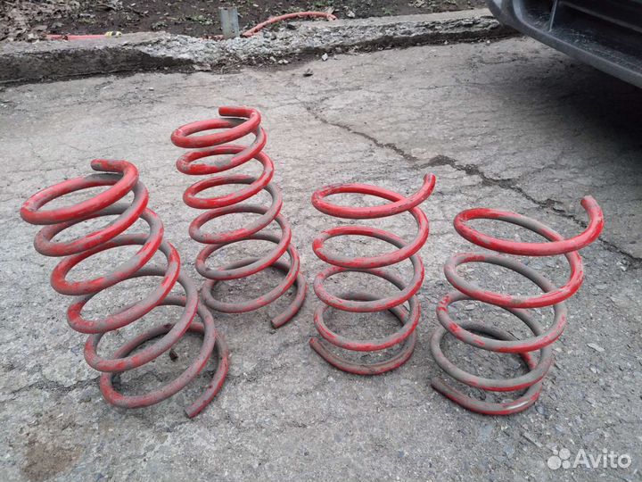 Акцент пружины технорессор