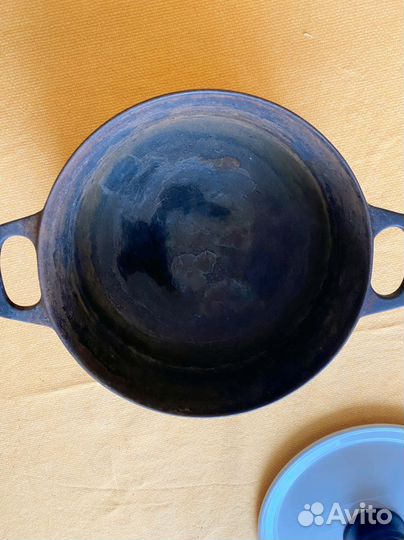 Кастрюля чугунная с крышкой
