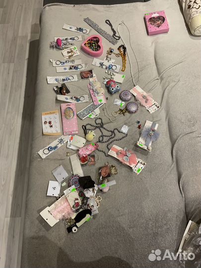 Заколки и резинки для волос