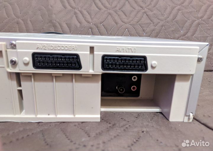 Видеомагнитофон Philips vr750 + vhs Менты