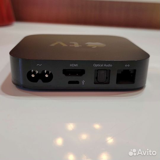 Приставка Apple TV