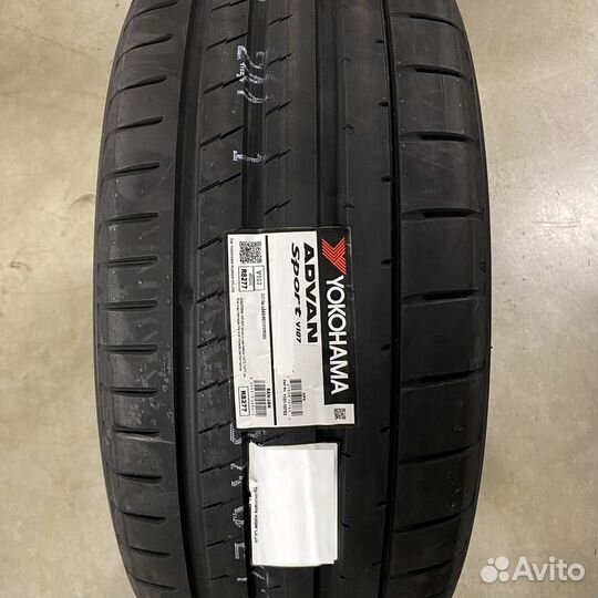 Yokohama Advan Sport V107 245/45 R19 102Y