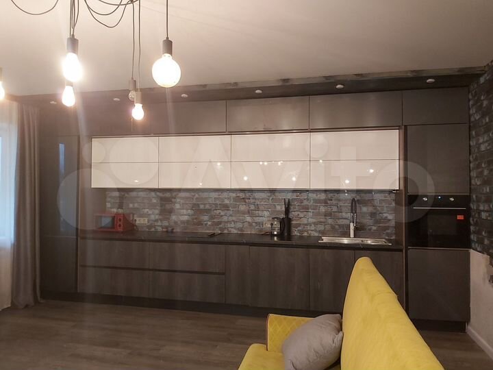 2-к. квартира, 76 м², 1/9 эт.