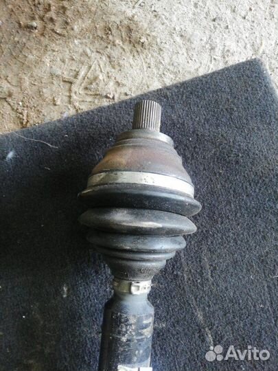 Привод передний правый Volkswagen Passat B6 BZB