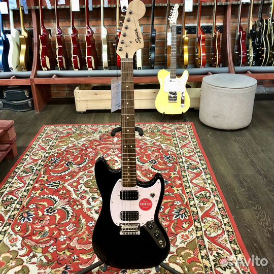 Электрогитара Fender Squier + Аксессуары