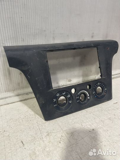 Рамка климат контроля mitsubishi airtrek