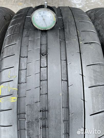 Michelin Pilot Super Sport 235/45 R18