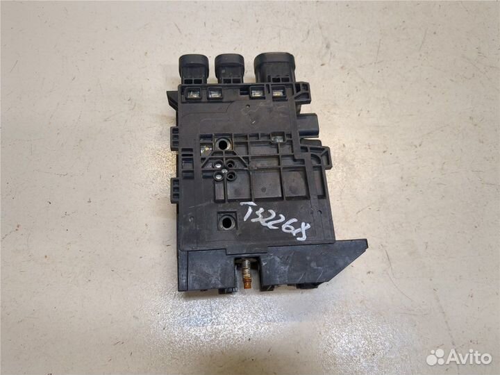 Блок предохранителей Renault Megane 3 2009, 2012