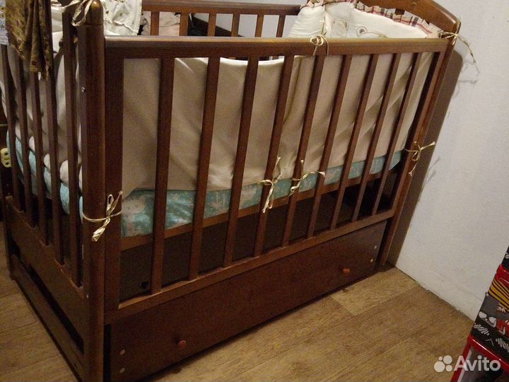 Детская кроватка