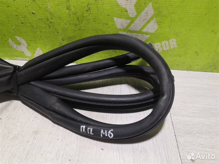 Уплотнитель двери Мазда 6