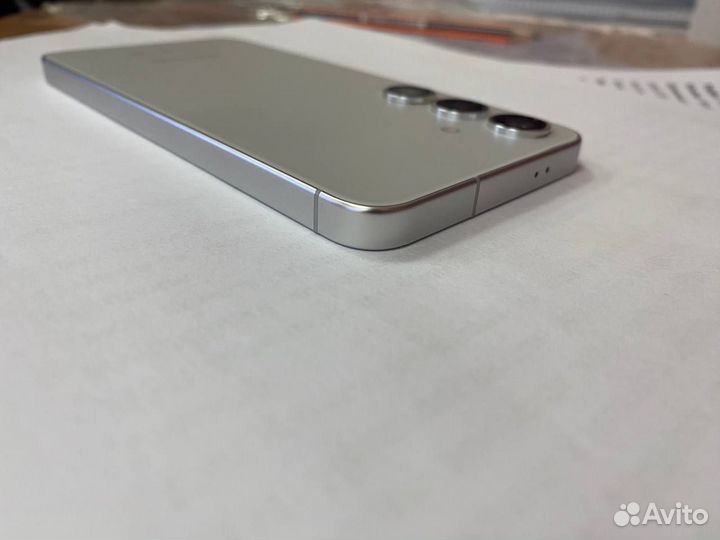 Samsung Galaxy S24, 8/256 ГБ