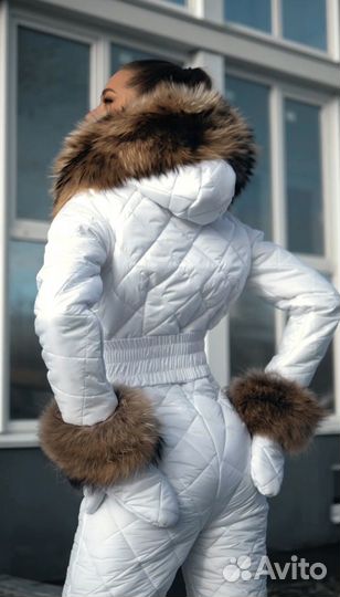 Зимний комбинезон женский с мехом белый