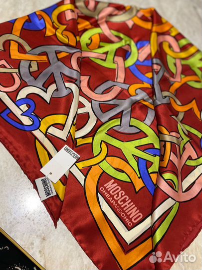Шелковый платок moschino
