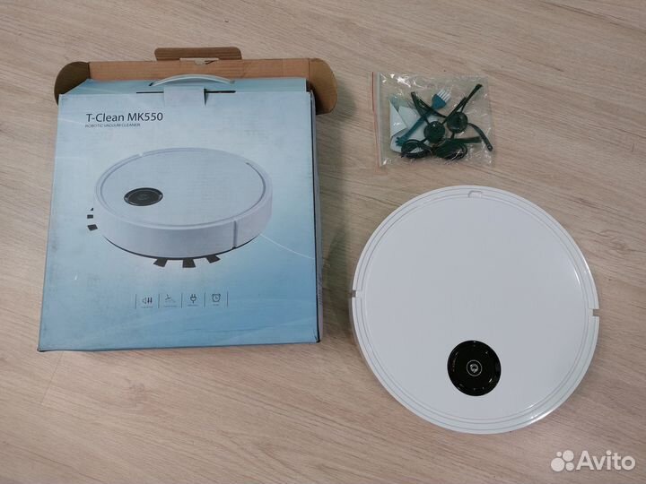 Робот-пылесос новый