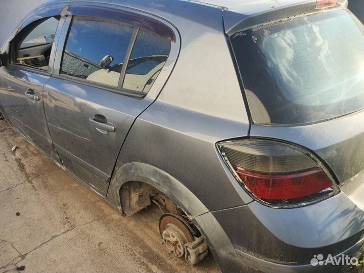 Задние крылья заднее Opel Astra H хэтчбек Z13DTH