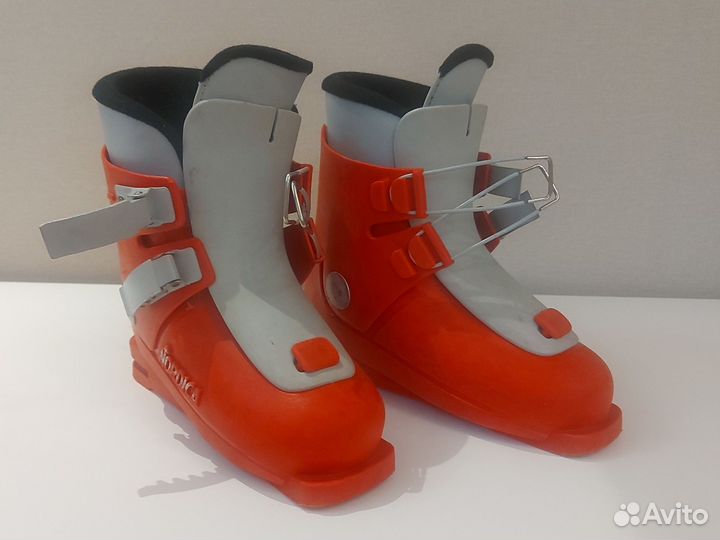 Горнолыжные ботинки детские nordica