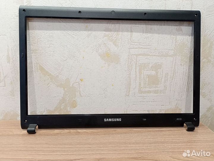 Рамка матрицы ноутбука Samsung R519 BA75-02261B