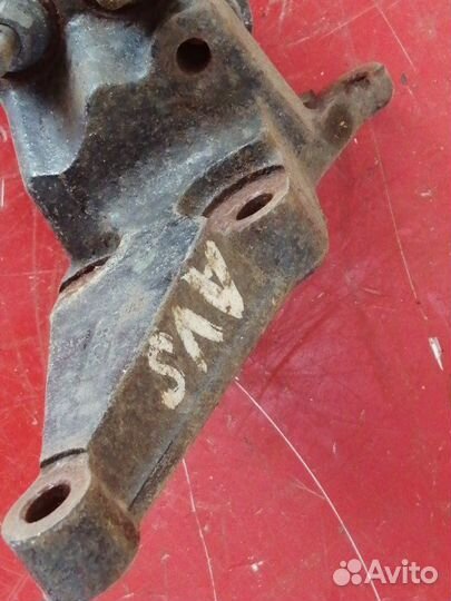 Кронштейн опоры двс Toyota Avensis