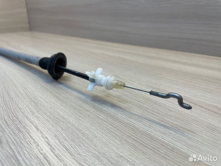 Трос замка двери передний правый Volkswagen Polo