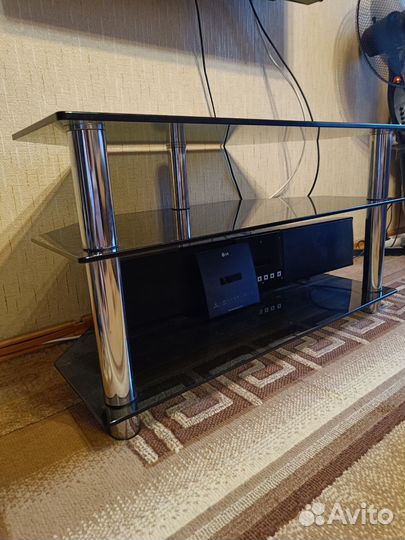 Стеклянная тумба под тв