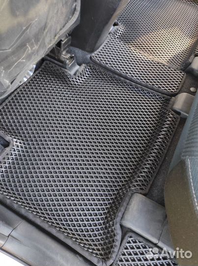 Коврики EVA на Toyota RAV4