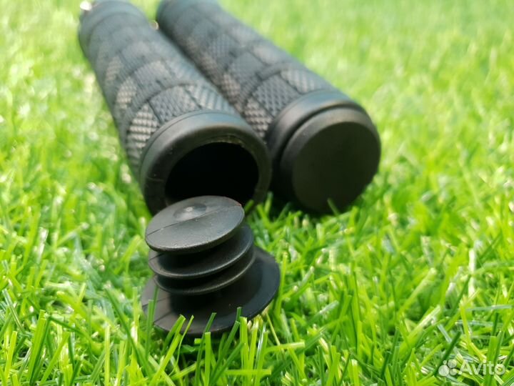 Грипсы для велосипеда с фиксацией