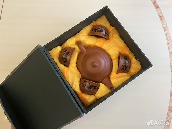 Набор для чайной церемонии в подарочном кейсе