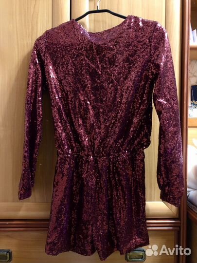 Комбинезон в пайетках красный