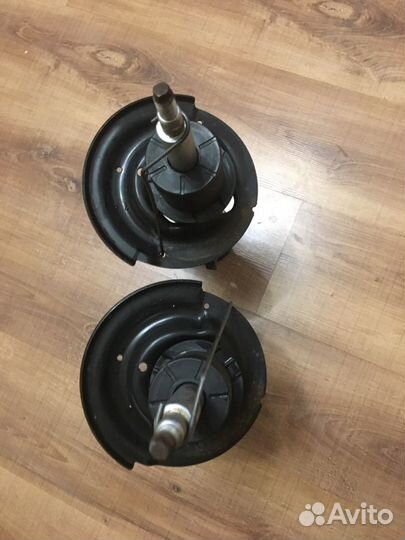 Передняя стойка Kia Sorento 14г